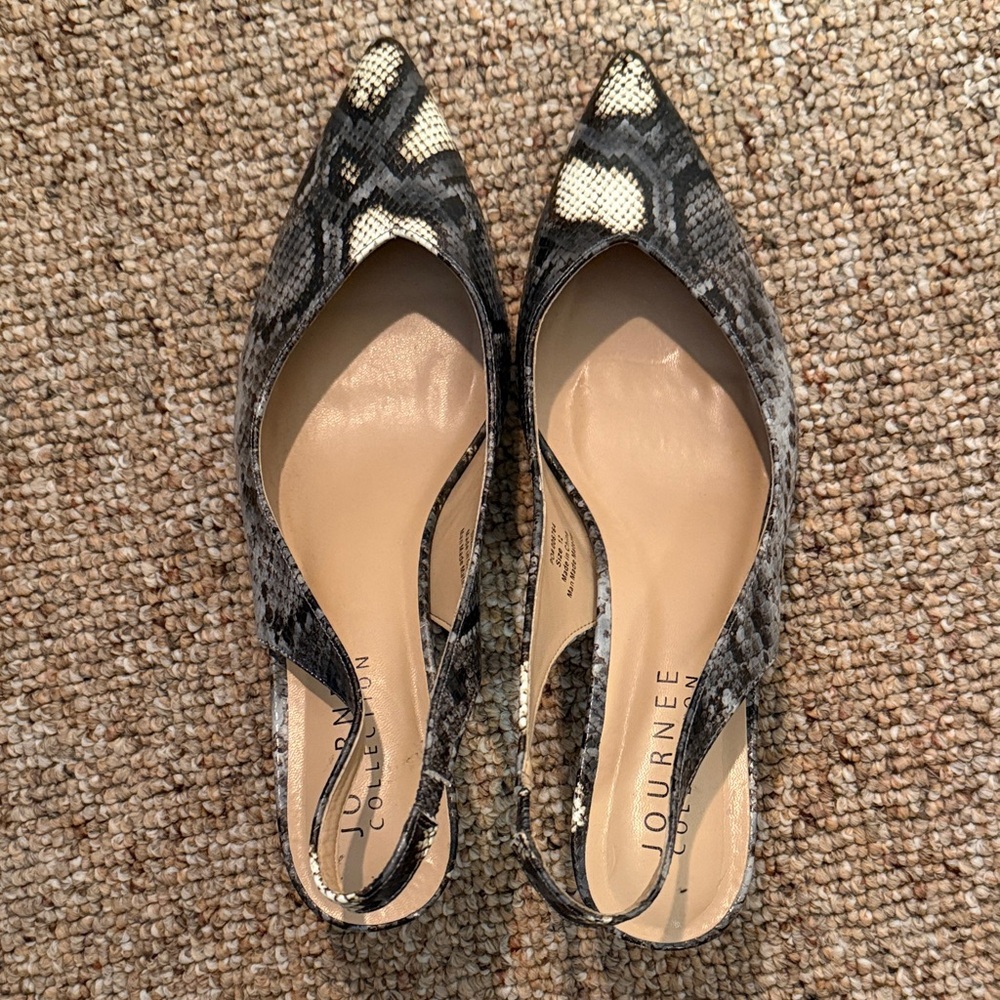 JOURNEE COLLECTION Mikha Slingback Pointed Toe Kitten Heels, Snake, 12